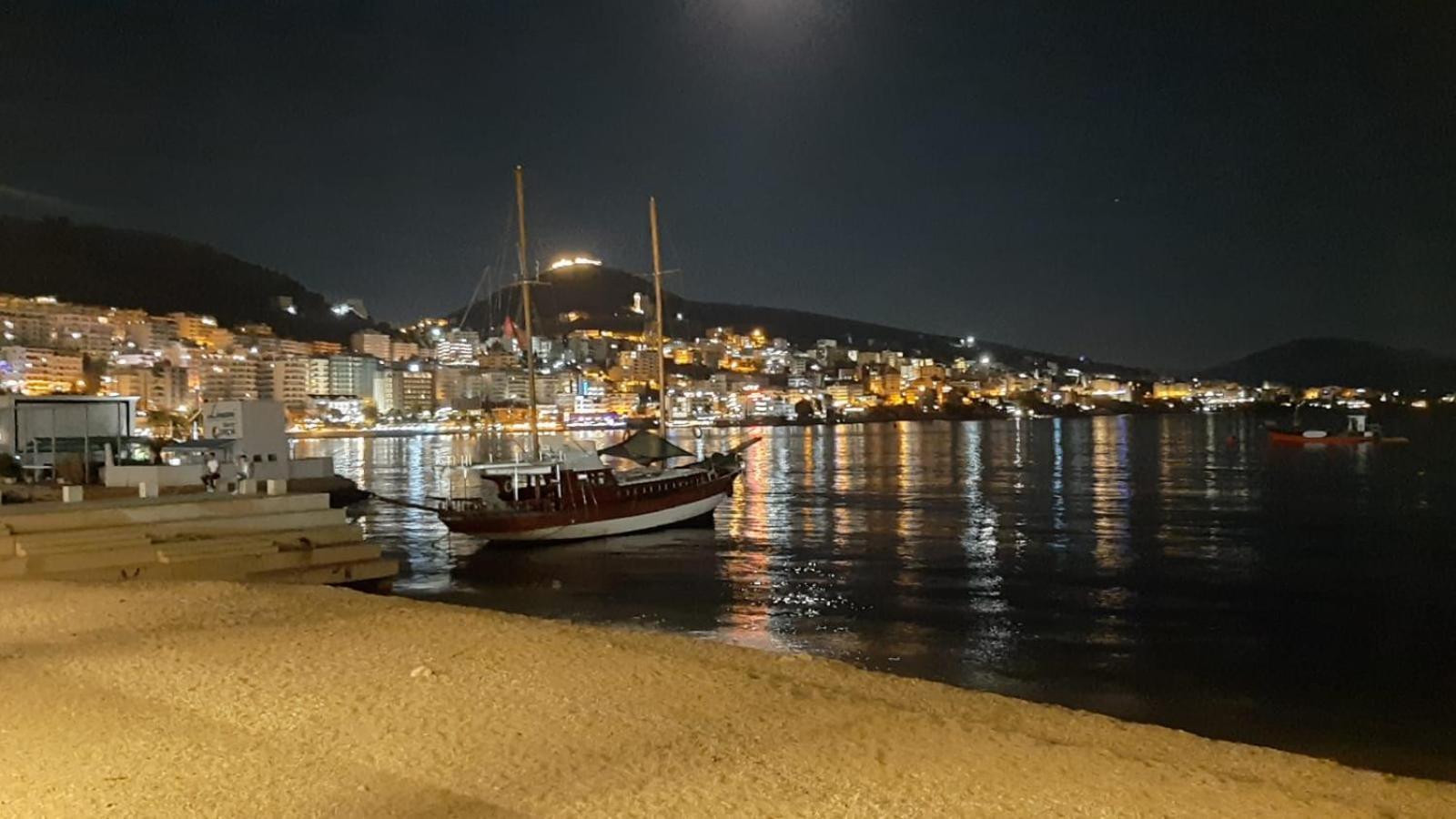 Sadet'S Penthouse Saranda Lägenhet Exteriör bild